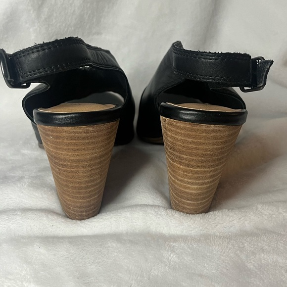 Lucky Brand Ovrandie black leather slingback heel